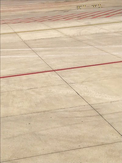 Composición - Tarmac, 2019 (foto) de Cécile Jamet