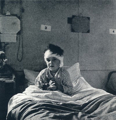 Un niño pequeño que respira ligeramente y siente su vida en cada miembro, ¿qué debería saber? de Cecil Beaton
