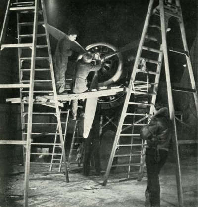 Mecánica de vuelo, también un oficio de la W.A.A.F., c1943 de Cecil Beaton