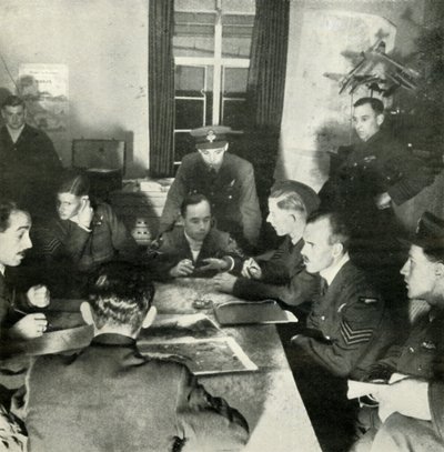Interrogatorio de tripulaciones aéreas, W.A.A.F. ayuda en este trabajo, c1943 de Cecil Beaton