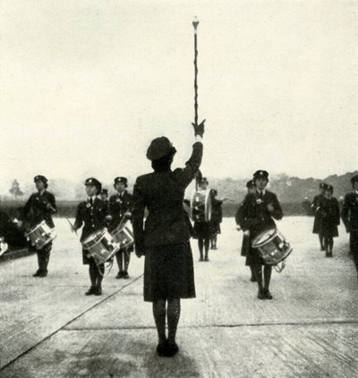 Banda de W.A.A.F. en desfile de Cecil Beaton