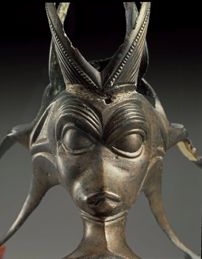 Arte celta: elemento decorativo de una jarra de bronce en forma de cabeza de criatura fantástica. Siglo III a.C. De Brno Malomerice (Moravia). Brno, Museo de Moravia de Celtic