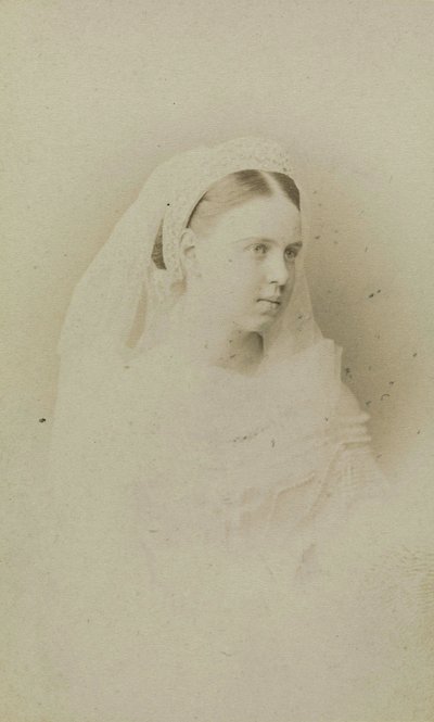 Maria Alexandrovna de Russie - Retrato de la Gran Duquesa Maria Alexandrovna de Rusia (1853-1920), Duquesa de Sajonia-Coburgo y Gotha, por Bergamasco, Charles (Karl) (1830-1896). Foto de albúmina, c. 1871. Archivo Estatal de Cine y Fotografía de Rusia, Kra de Charles Bergamasco