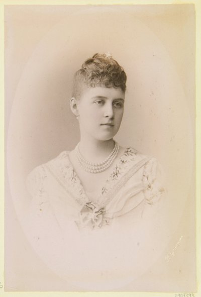 Alexandra de Grece, grande duchesse de Russie - Retrato de la Gran Duquesa Alexandra Georgievna de Rusia (1870-1891), por Bergamasco, Charles (Karl) (1830-1896). Foto del álbum de Charles Bergamasco