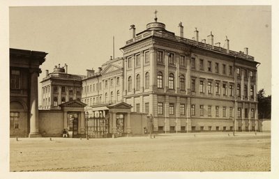 El Palacio Anichkov en San Petersburgo, por Bergamasco, Charles (Karl) (1830-1896). Foto del álbum de Charles Bergamasco