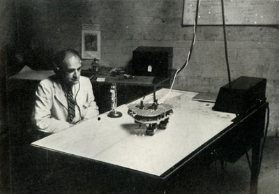 Puesto de control en una escuela de entrenamiento de vuelo de la RAF, 1941 de Charles Brown