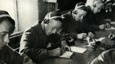 Entrenamiento en telecomunicaciones, 1941 de Charles Brown