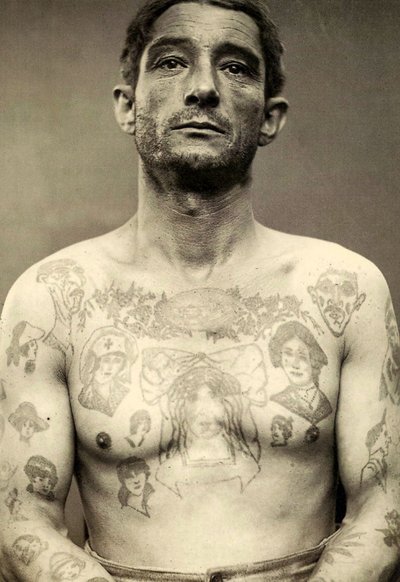 Retrato de un hombre tatuado de Charles Eisenmann