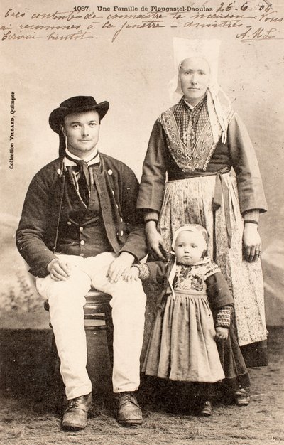 Familia de Plougastel Daoulas, Bretaña, Francia de Augustus Kollner