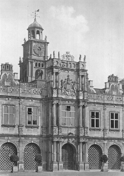 Torre del reloj y entrada sur de Charles Latham