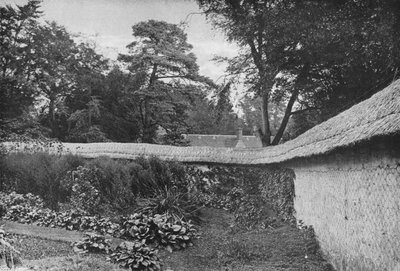 Jardín cerrado por muros de tiza en Clouds de Charles Latham