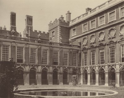 Palacio de Hampton Court, el Patio de la Fuente de Charles Latham