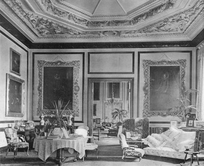 La antesala de Charles Latham