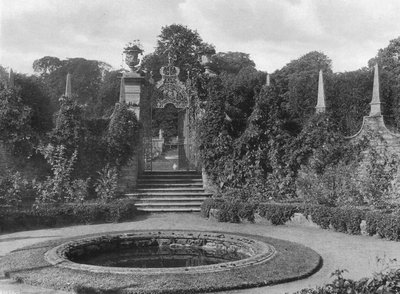 La corona de Charles Latham
