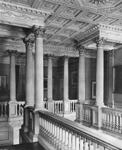 El Vestíbulo de Entrada de Charles Latham