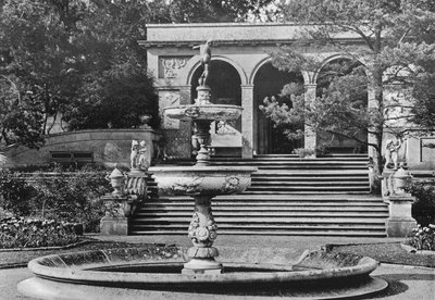 La Logia y la Fuente de Charles Latham