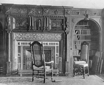 El extremo norte de la biblioteca de Charles Latham