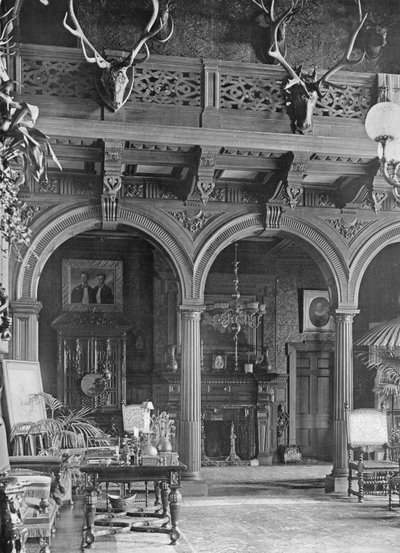 La Pantalla en el Salón de Charles Latham