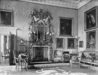 El salón del cisne de Charles Latham