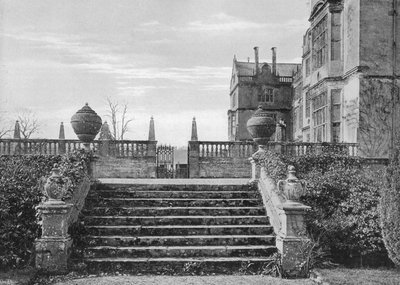 La escalera de la terraza desde el jardín privado hundido de Charles Latham