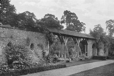 El jardín amurallado de Charles Latham