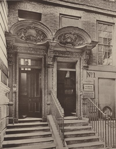 Dos Puertas, Laurence Pountney Hill, Este Central de Charles Latham
