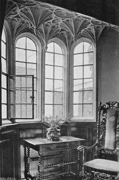 Ventana en la biblioteca de Charles Latham