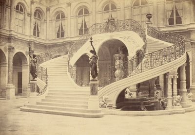 [Escalera, interior del Hôtel de Ville] de Charles Marville