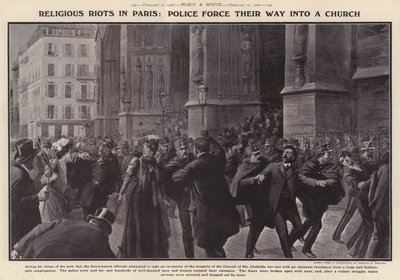La policía forzando su entrada en una iglesia en París durante disturbios en protesta por los inventarios de iglesias francesas ordenados por el gobierno francés como parte de su política de separación de iglesia y estado de Charles Mills (after) Sheldon