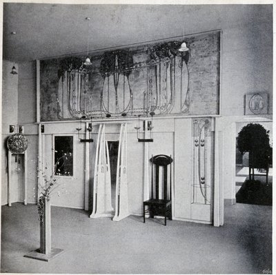 Vista interior de un salón de arte decorativo en Viena, circa 1900 (decoración y muebles de Charles Rennie y Margaret MacDonald Mackintosh) de Charles Rennie Mackintosh