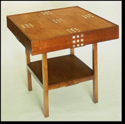 Mesa con incrustaciones de nácar, 1918 de Charles Rennie Mackintosh