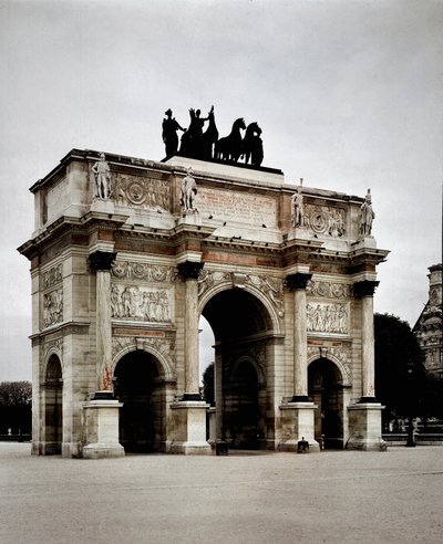 Vista del Arco de Triunfo del Carrusel realizado por Pierre Francois Leonard Fontaine (1762-1853) y Charles Percier (1764-1838) en París (Louvre) de Charles and Fontaine Pierre Percier