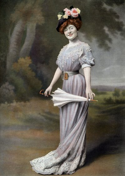La comediante francesa Amelie Dieterle como Blanche en la obra "La ponette", París, foto de Cheri Rousseau del periódico "Le Theatre" del 1 de agosto. de Cheri Rousseau