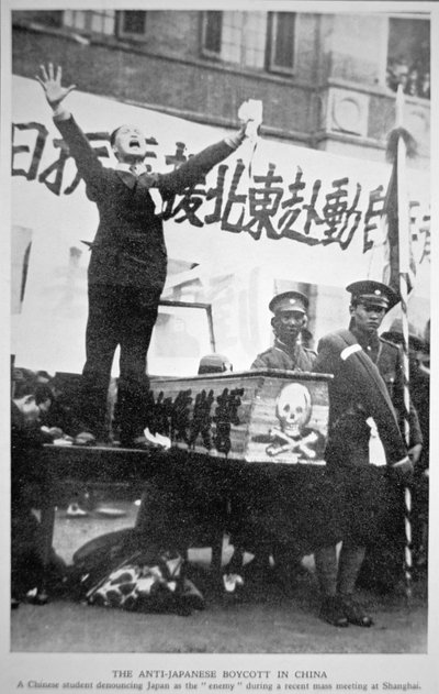 Estudiante chino denunciando a Japón como el enemigo en una reunión masiva en Shanghái como parte del Boicot Anti-Japonés Chino de 1932 de Chinese Photographer