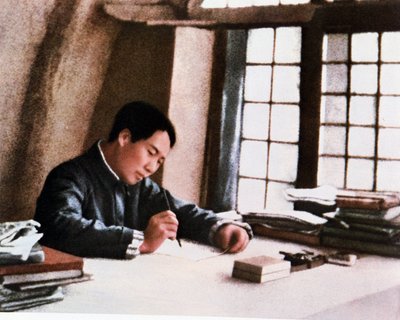 Mao escribiendo su obra 