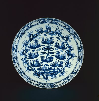 Plato azul y blanco pintado con islas rocosas y pabellones, Wanli o Tianqi, 1600-25 de Chinese School