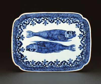 Plato de porcelana de exportación azul y blanco pintado con peces de Chinese School