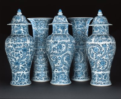 Adorno azul y blanco, periodo Kangxi (1662-1722) de Chinese School