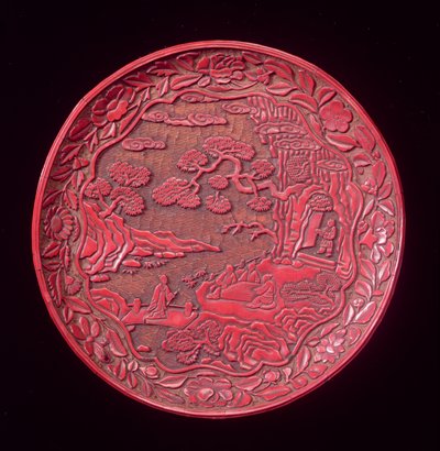 Plato de Cinabrio Tallado, finales de la dinastía Yuan a principios de la dinastía Ming de Chinese School