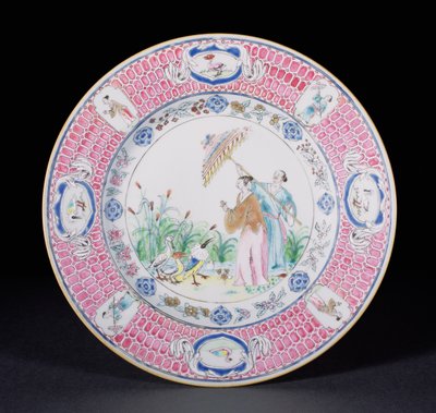 Plato de cena pintado en Famille Rose que representa La Dame au Parason, según un diseño de Cornelis Pronk (1691-1759) periodo Qianlong (1736-95) c.1734 de Chinese School