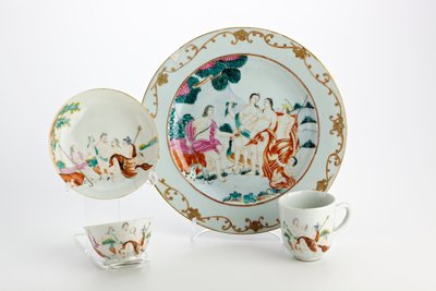 Plato, tazón de té, taza de café y platillo decorados con representaciones del Juicio de Paris de Chinese School