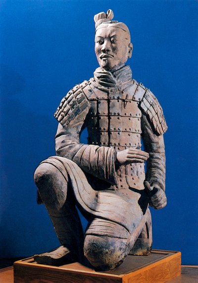 Guerrero del Ejército de Terracota, Mausoleo del Emperador Qin Shi Huang, siglo III a.C. de Chinese School