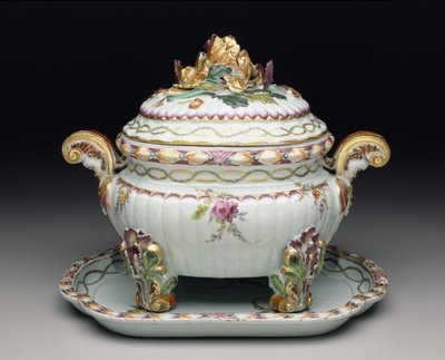 Sopera con Soporte, c.1775 de Chinese School