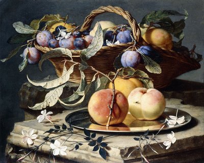 Duraznos y Ciruelas en una Cesta de Mimbre, Duraznos en un Plato de Plata y Narcisos en Plintos de Piedra de Christian Berentz
