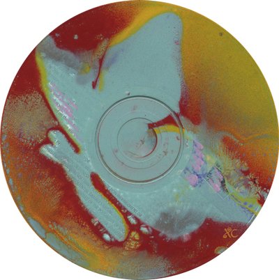Mariposa, c. 2023 (acrílico sobre CD) de Christina Saj