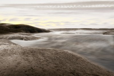 Serenidad costera entre la niebla de Christina Sillen