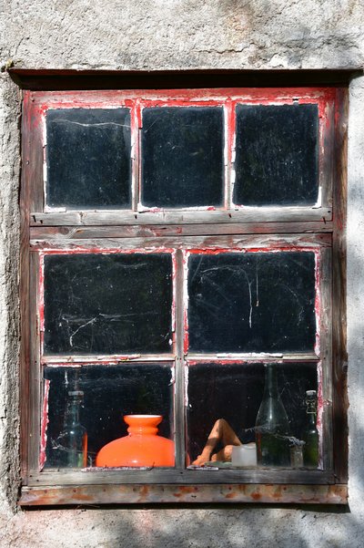 Ventana roja rústica de Christina Sillen