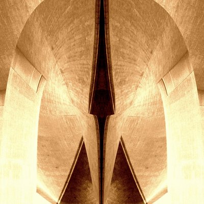Simetría arquitectónica en tonos sepia de Christina Sillen