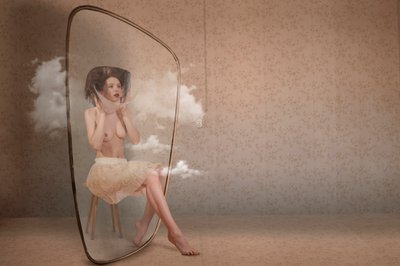 Mujer en una burbuja de nubes de Christine von Diepenbroek