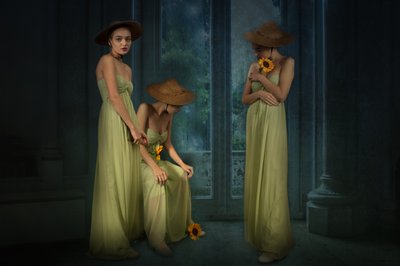 Mujeres, girasoles y una ventana bajo la lluvia de Christine von Diepenbroek
